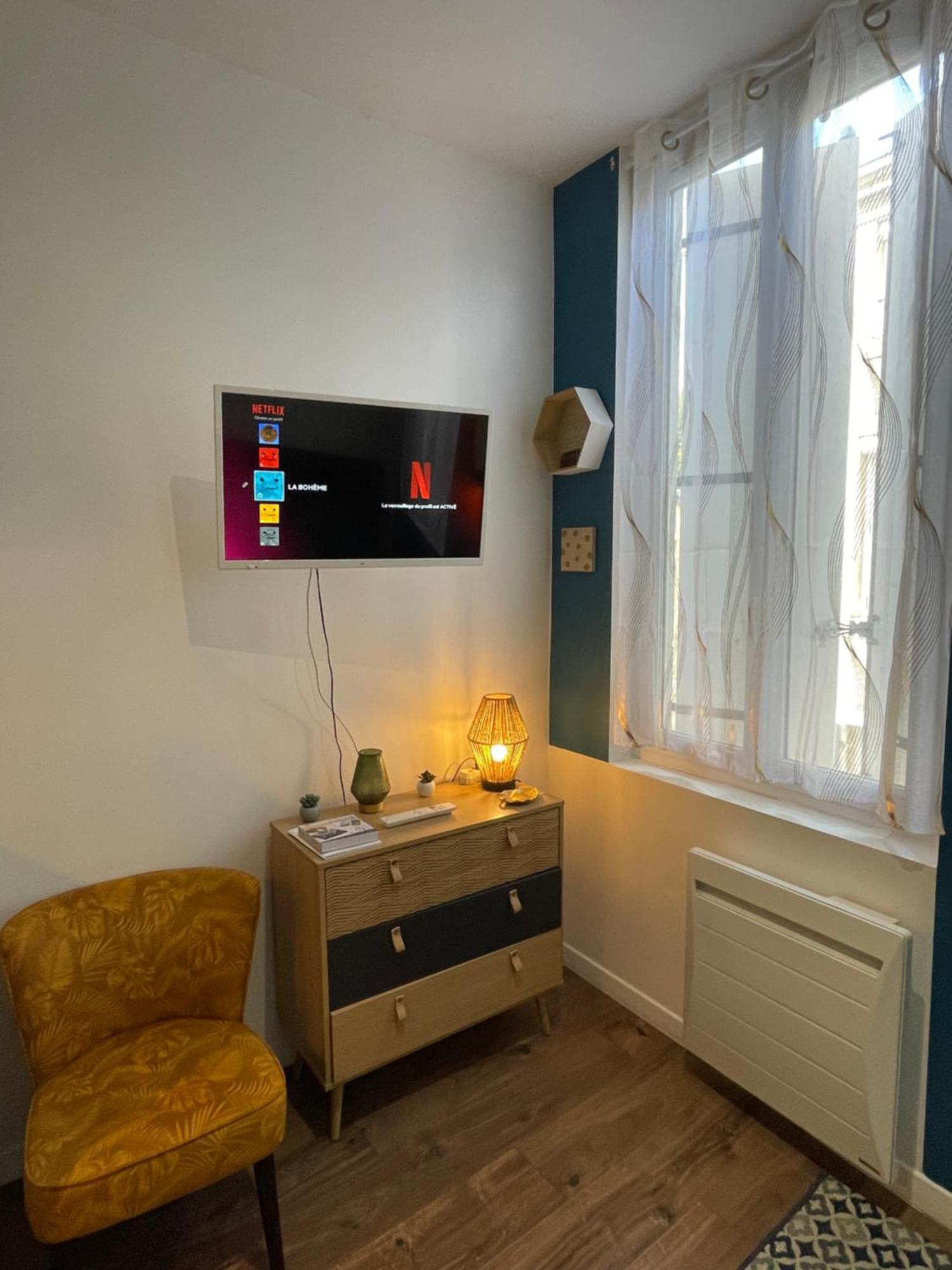 Appartamento Chez Jean-Yves Et Zoe - La Boheme - Au Calme, Tres Propre, Proche Parkings Niort Esterno foto